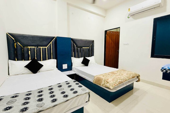 Room 12 of 87