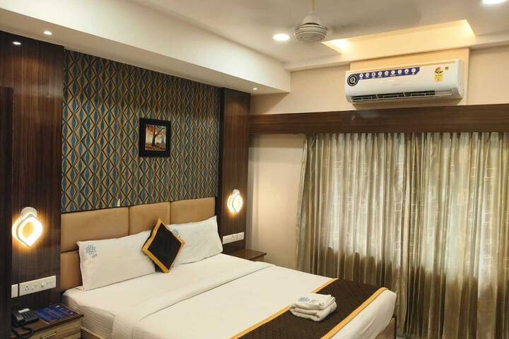Room 4 of 10