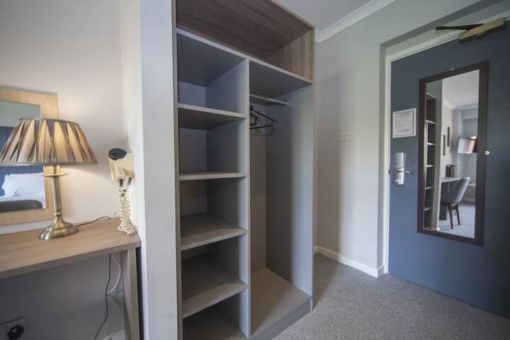Room 13 of 67