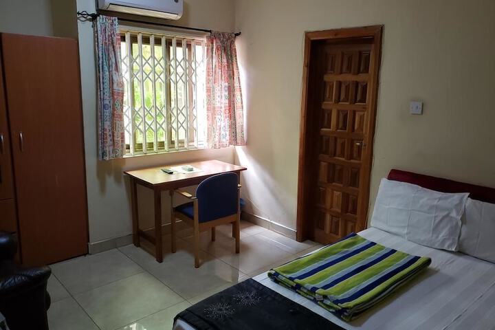 Room 3 of 27