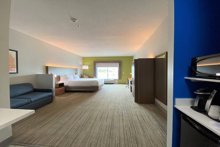 1 King Bed (9 of 27)