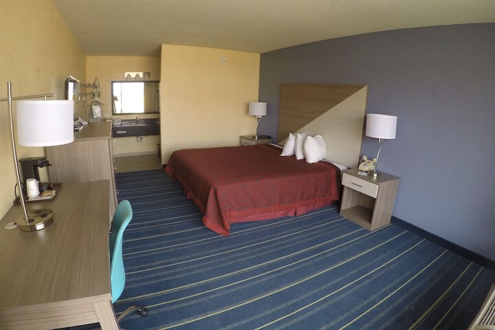 Room 10 of 47