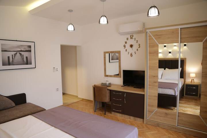 Room 15 of 132