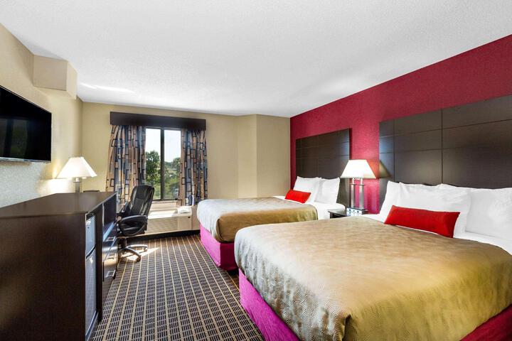 2 Double Beds (7 of 7)
