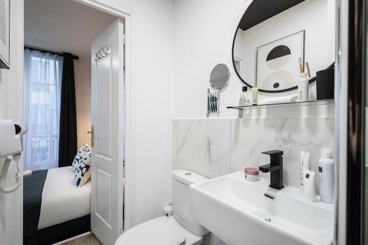 Room 154 of 216