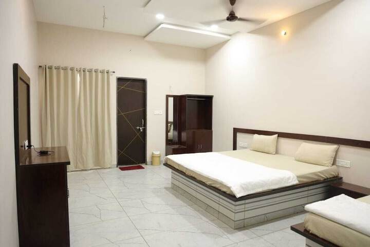 Room 10 of 23