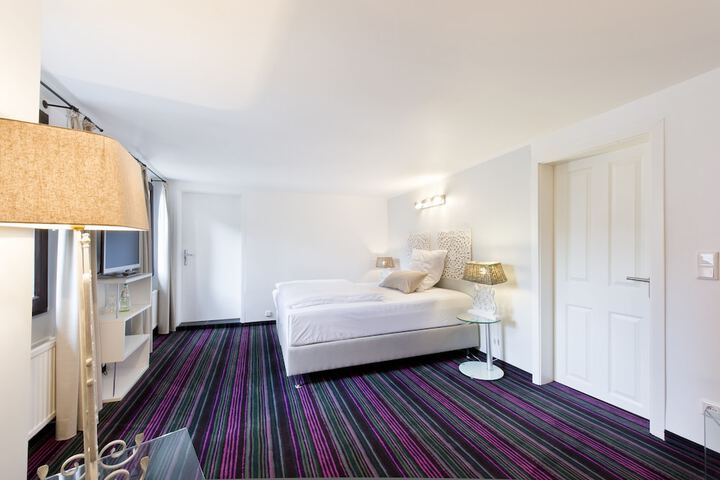 Room 6 of 26