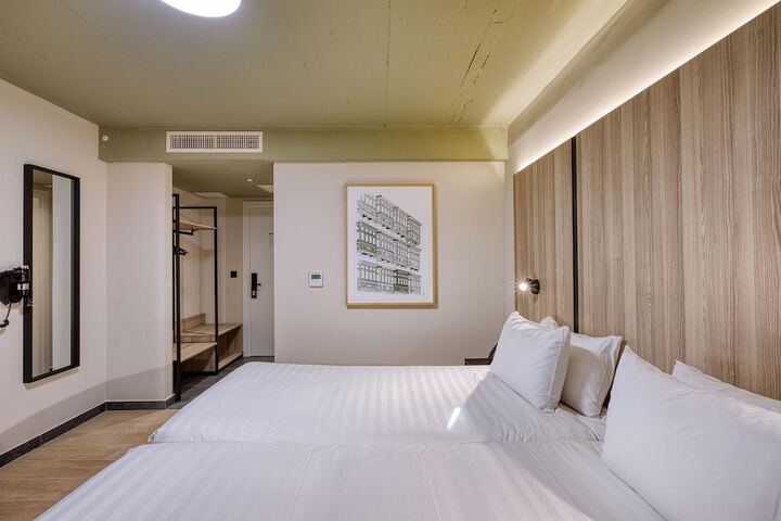 Room 13 of 59