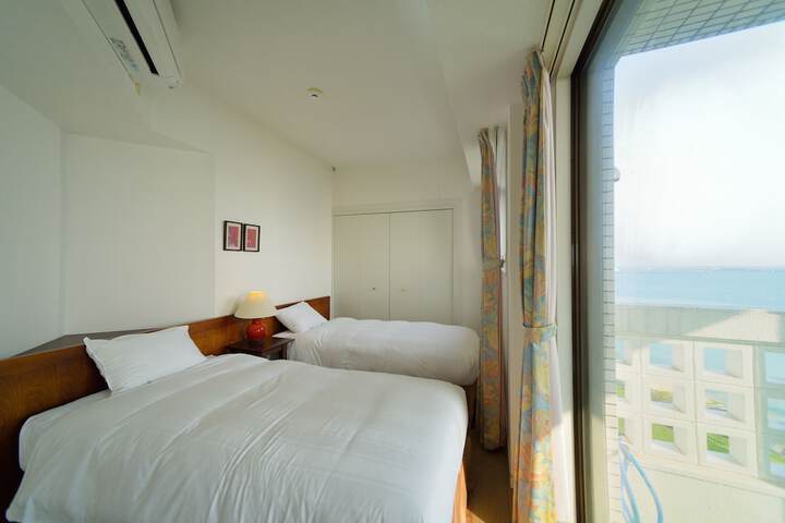 Room 10 of 47