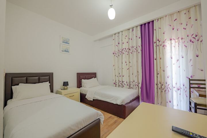 Room 47 of 119