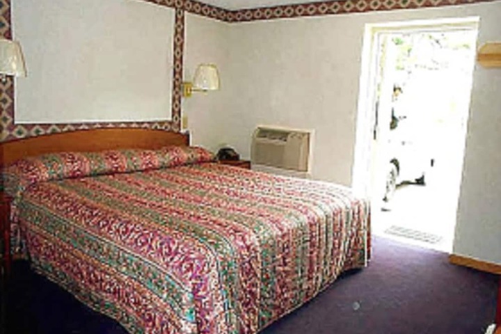 Room 5 of 11