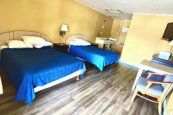 Room 9 of 38