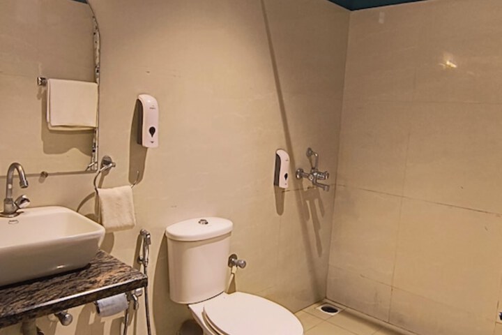 Room 3 of 6
