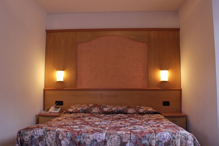 Room 12 of 54