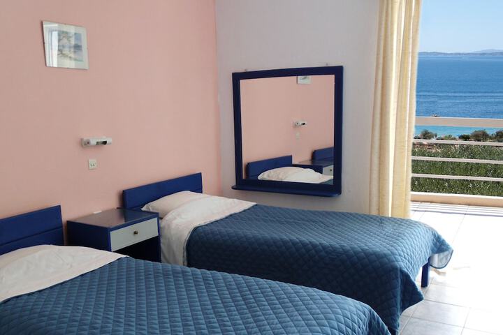 Room 3 of 48