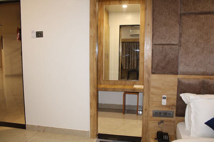 Room 7 of 65