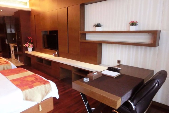 Room 10 of 26