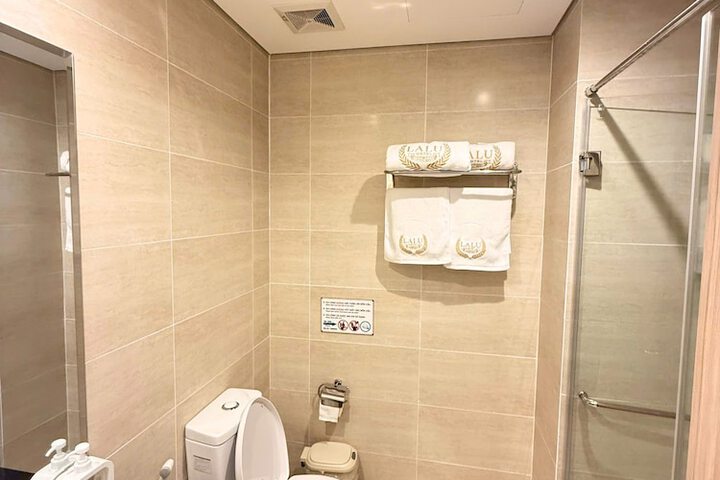 Room 14 of 32