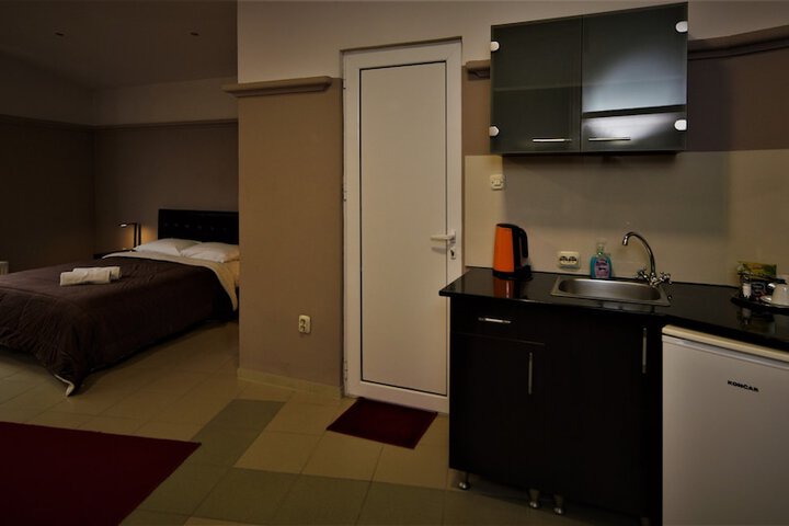 Room 37 of 84