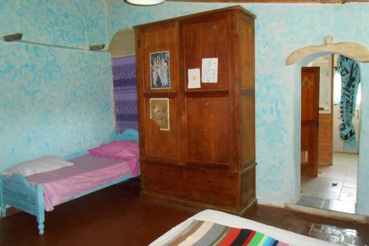 Room 2 of 20