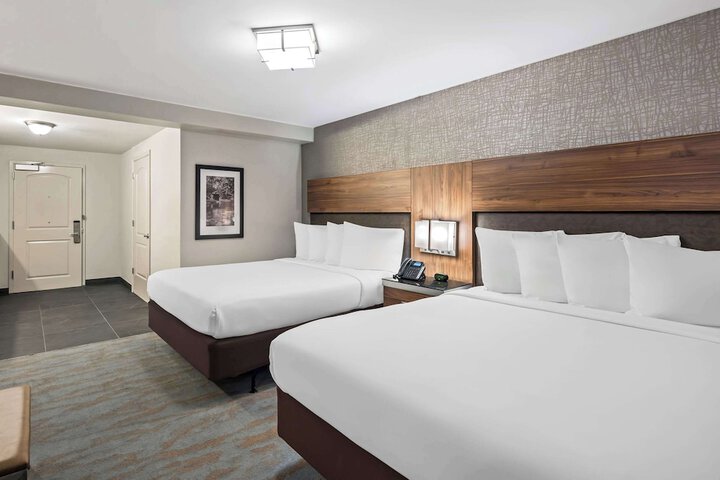 2 Queen Beds (1 of 27)