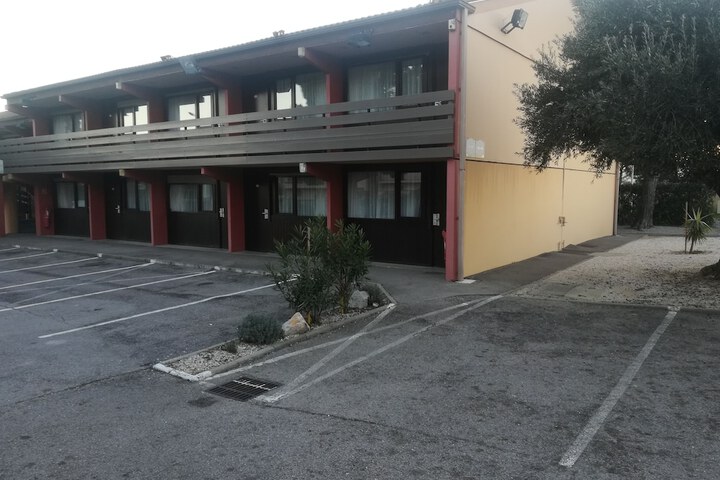 Hotel 23 of 28