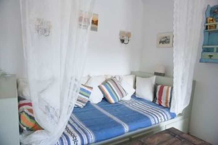 Room 16 of 32