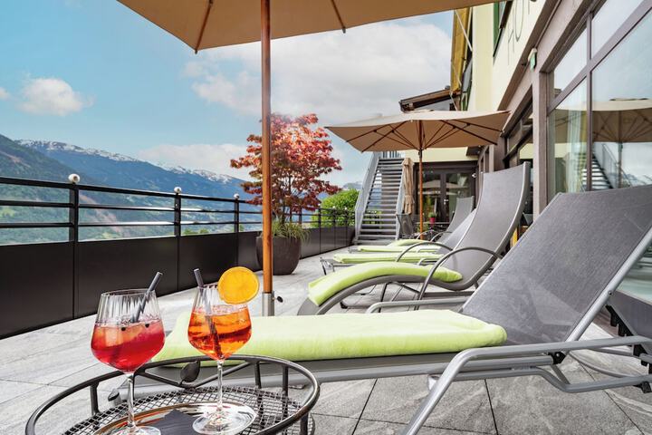 Sundeck 86 of 98