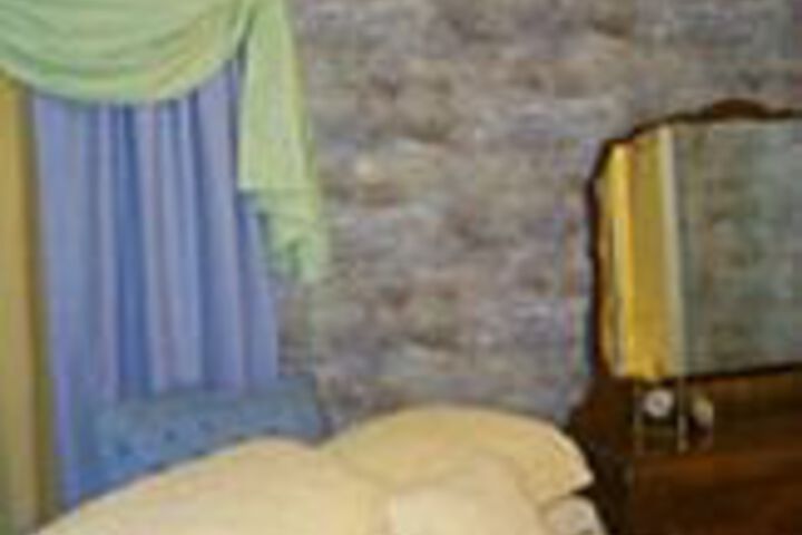 Room 5 of 19