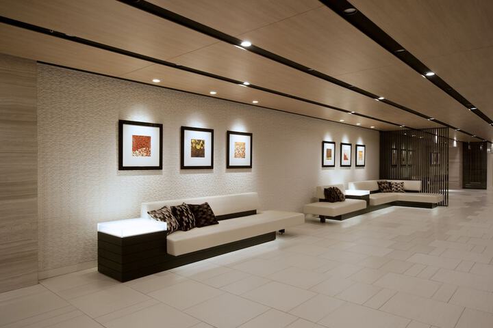 Entrance & Lobby