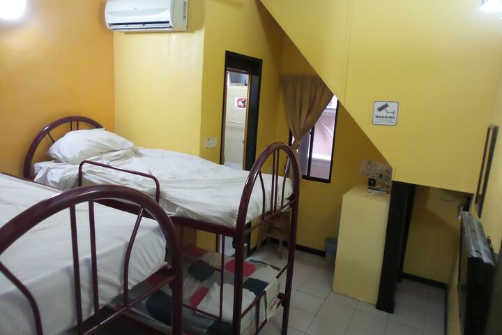 Room 19 of 32