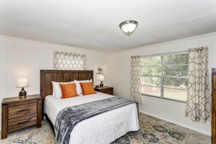 Room 2 of 19