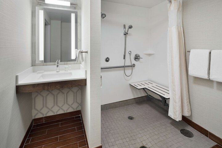 Bathroom shower