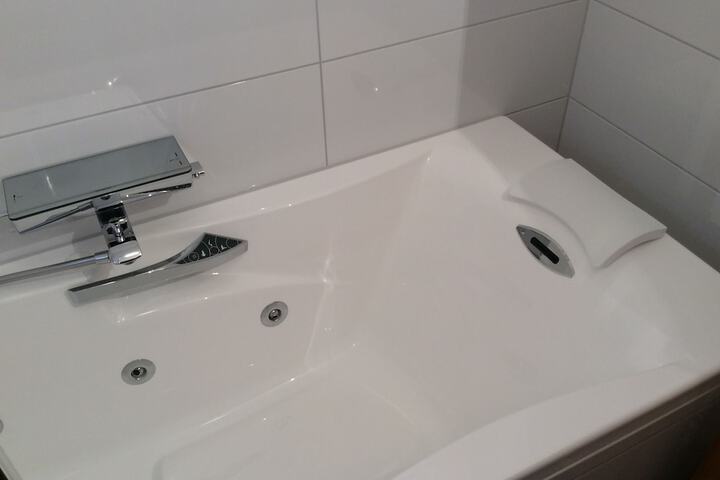 Hot Tub 44 of 61