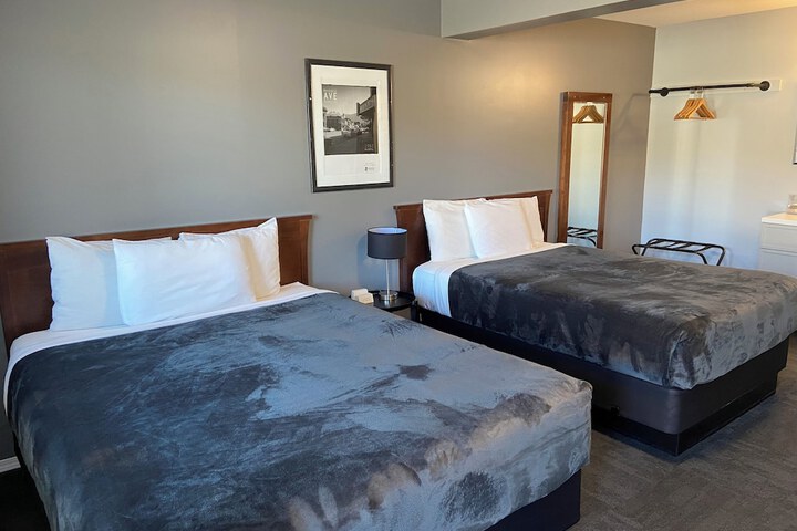 Room 12 of 37