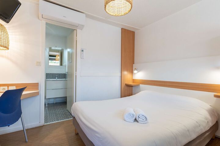 Room 45 of 128