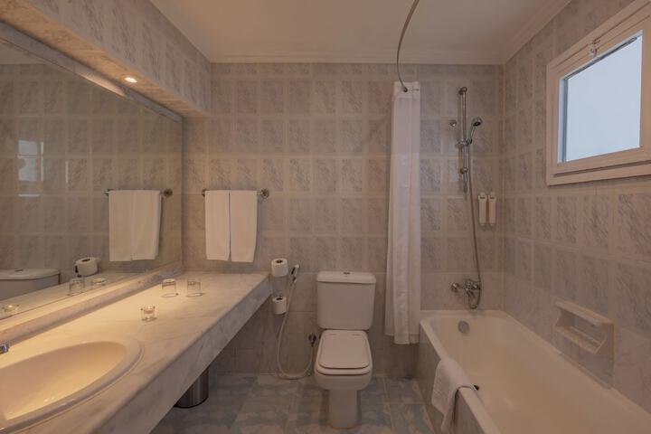 Room 11 of 45