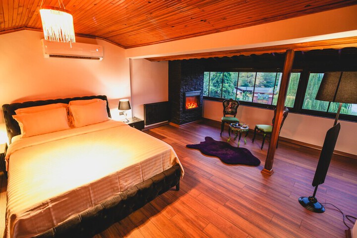 Room 6 of 22
