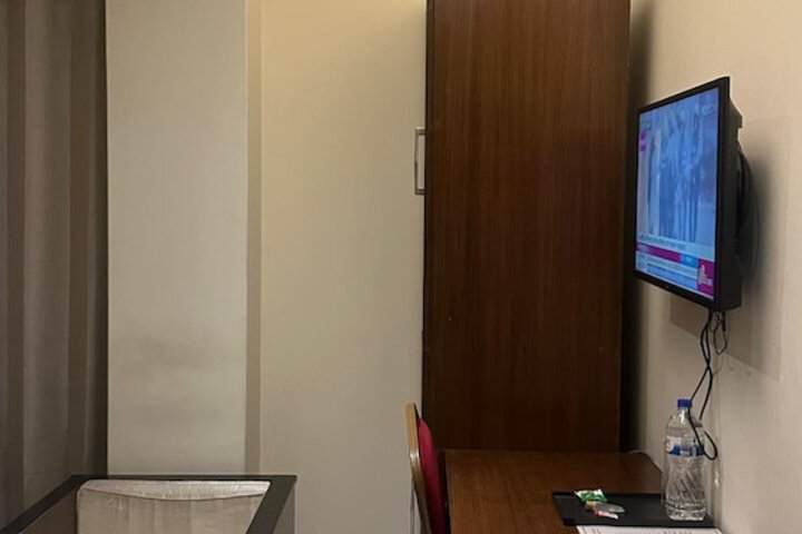 Room 35 of 44
