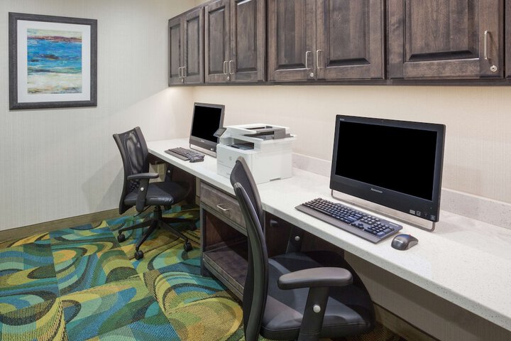 Business Center 46 of 48