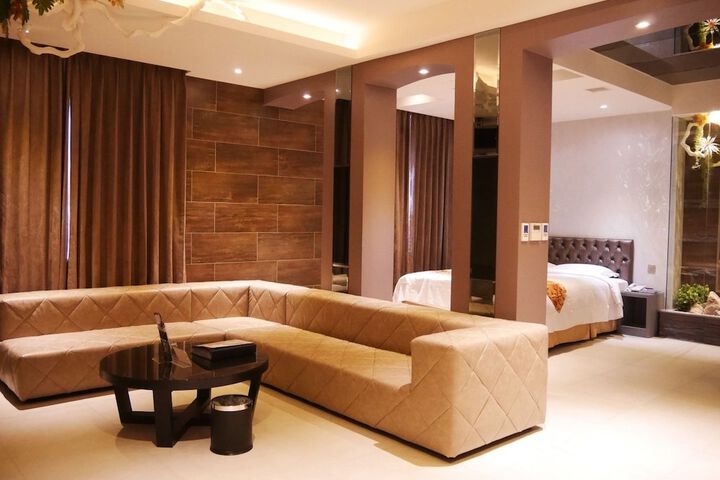 Room 3 of 55