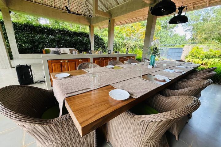 Dining 43 of 71