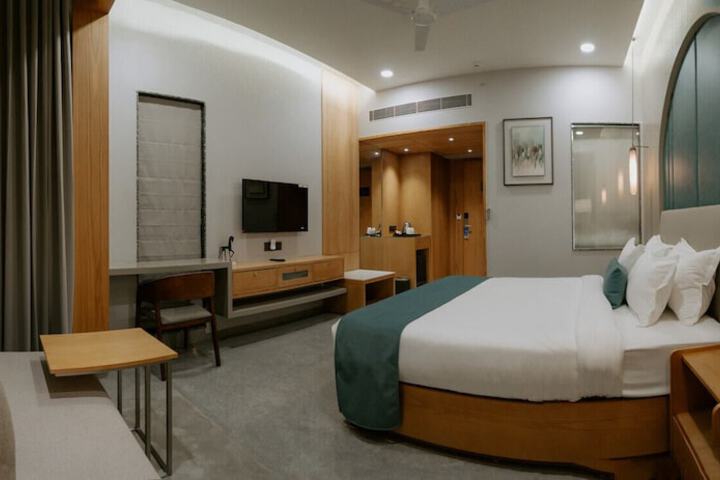 Room 10 of 24