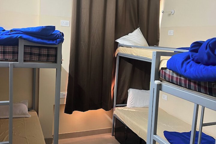 Room 25 of 52