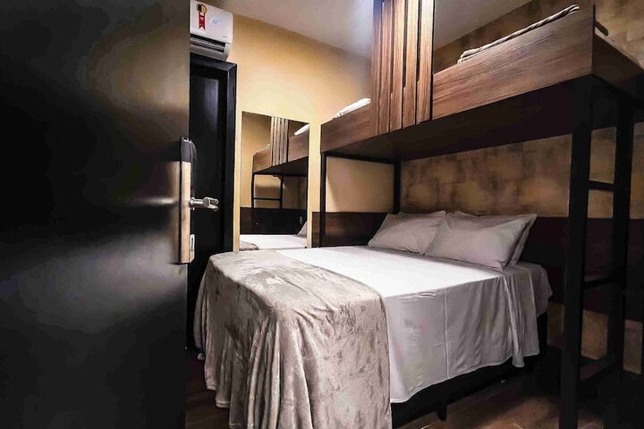Room 8 of 37