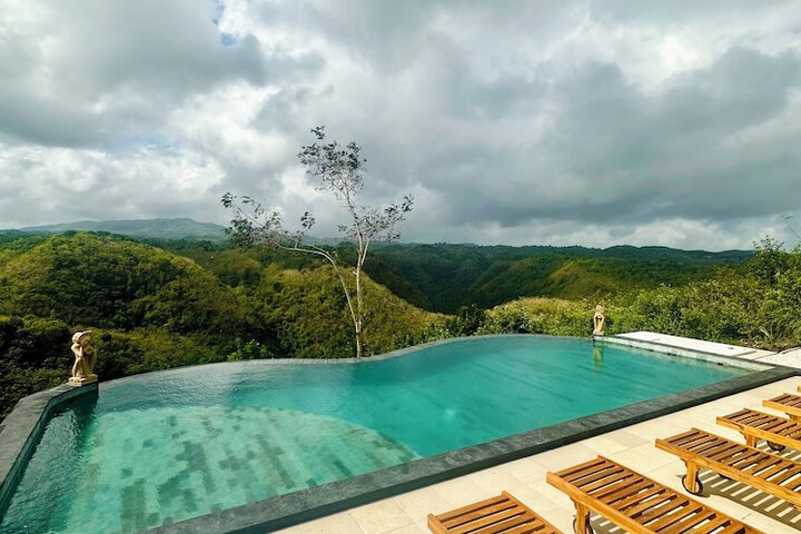 Pool 23 of 53