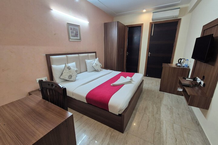 Room 5 of 36