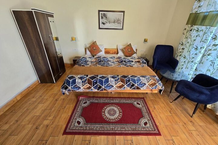 Room 5 of 19