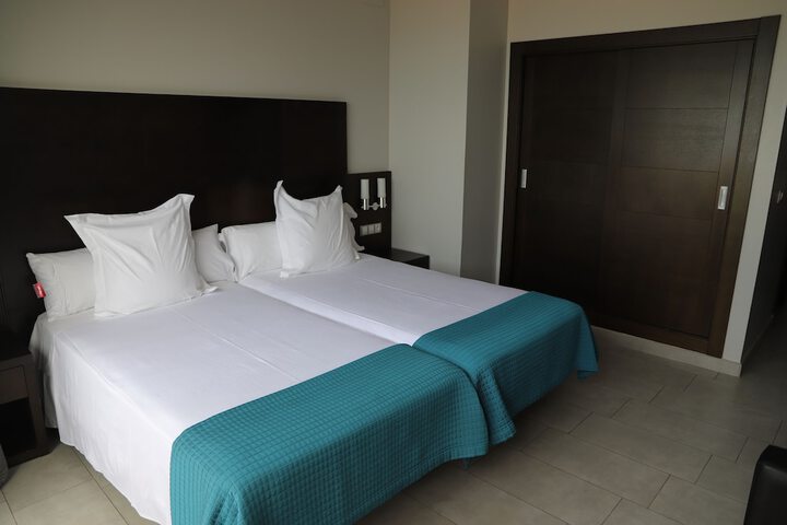 Room 14 of 48