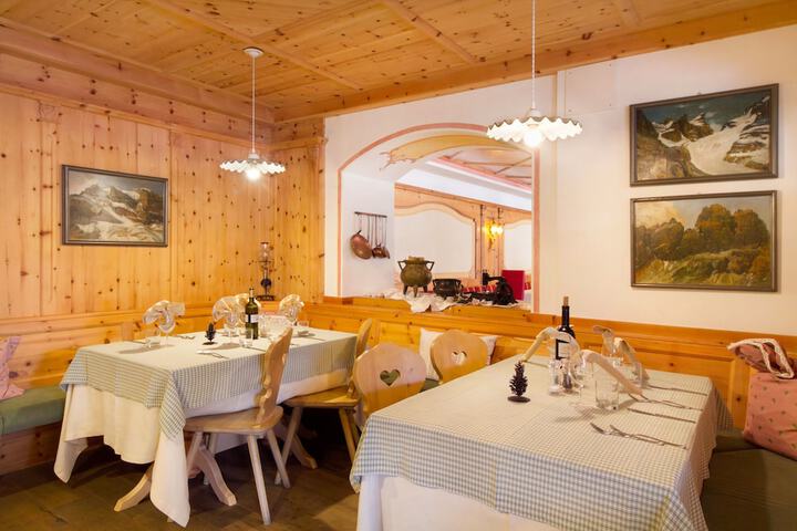 Dining 57 of 67
